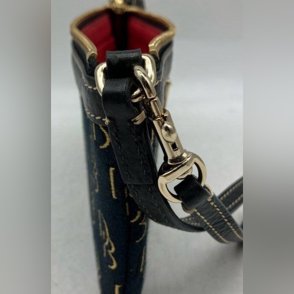 EUC Dooney & Bourke Grooved Leather Top Zip Wristlet Clutch Black Gold Monogram - Picture 4 of 7